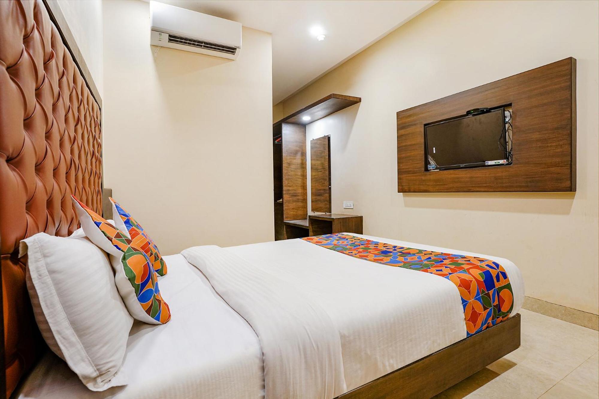 Fabhotel Vertigo Suites - Nr Bkc Mumbai Exterior photo