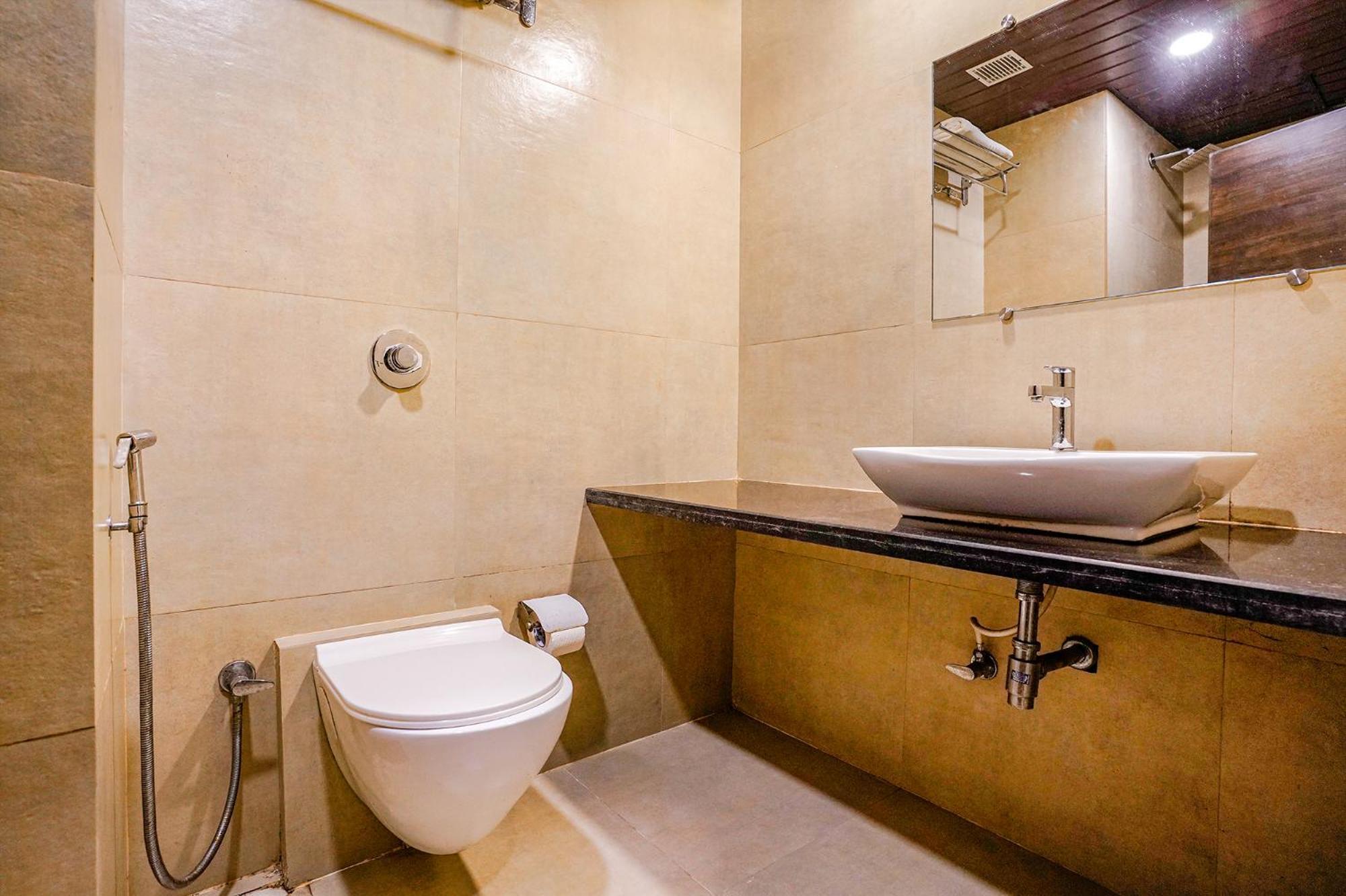 Fabhotel Vertigo Suites - Nr Bkc Mumbai Exterior photo