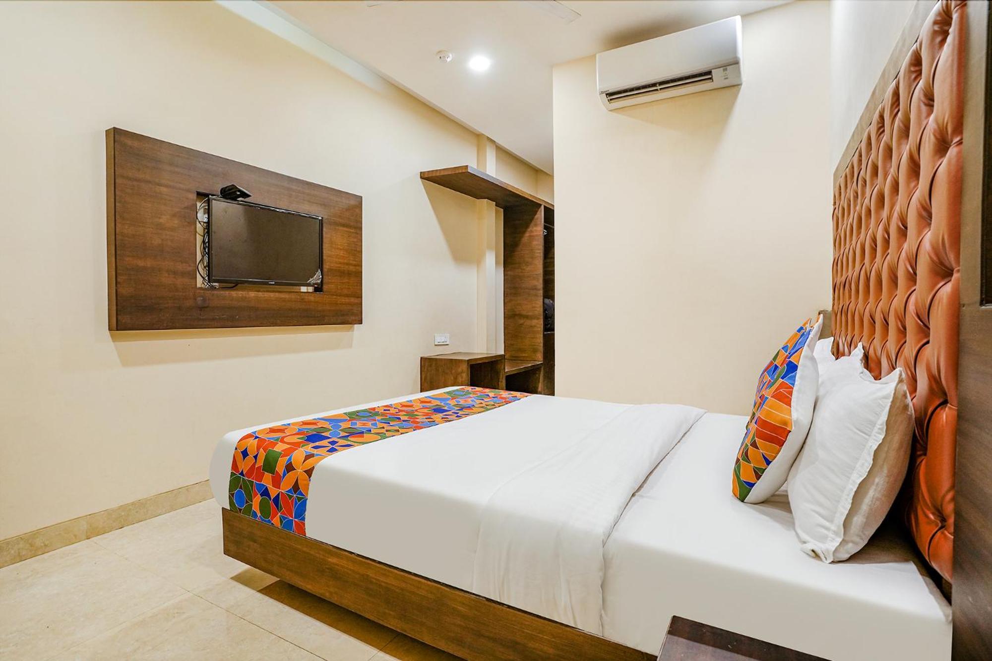 Fabhotel Vertigo Suites - Nr Bkc Mumbai Exterior photo