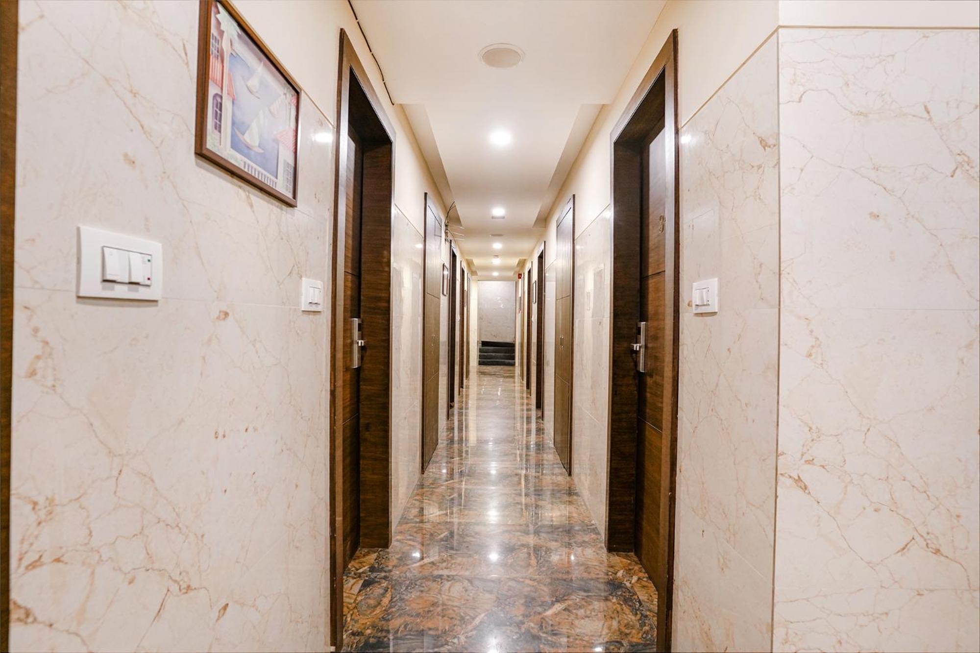 Fabhotel Vertigo Suites - Nr Bkc Mumbai Exterior photo